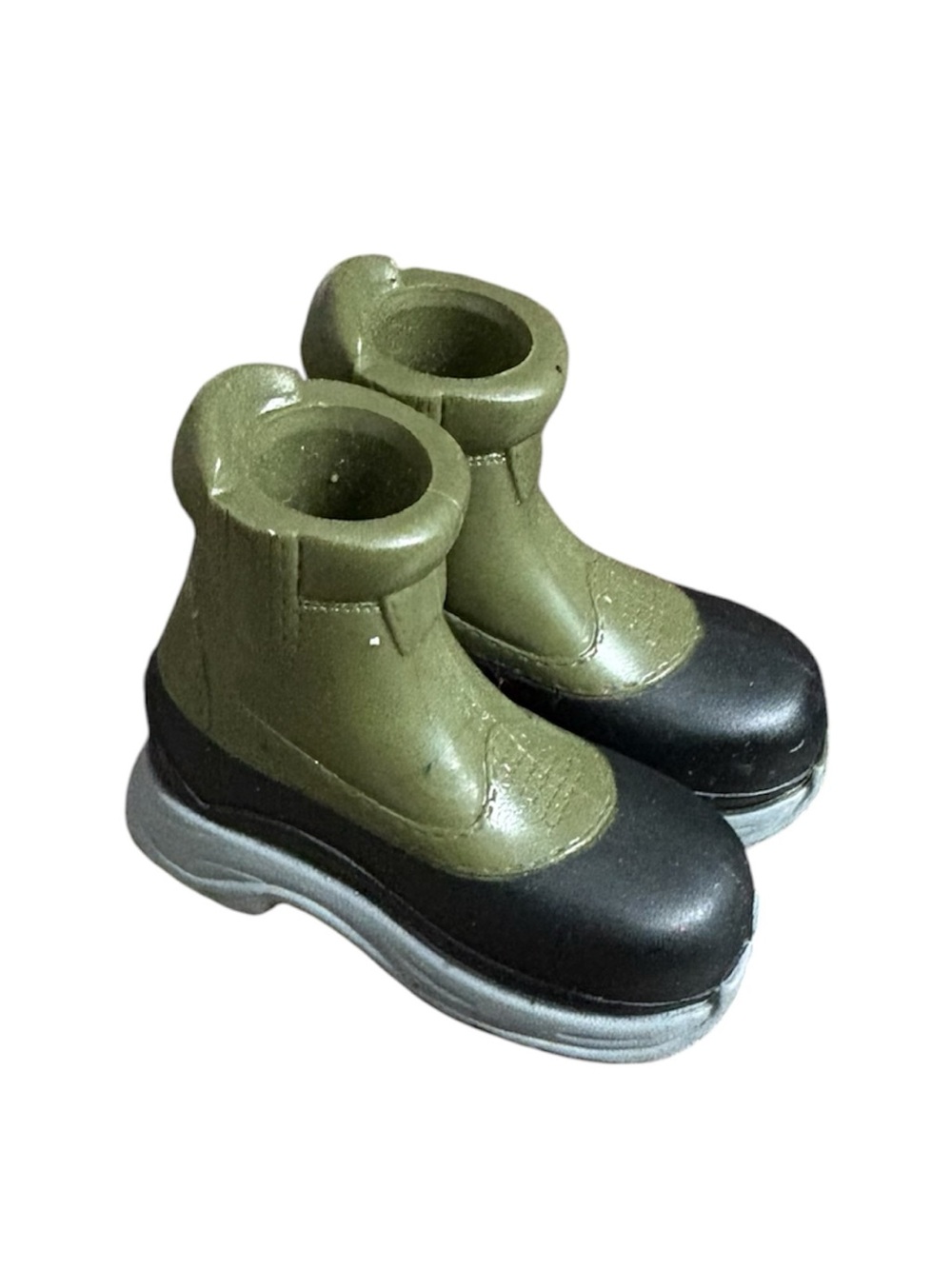 BRATZ WINTERTIME WONDERLAND CADE BOOTS
